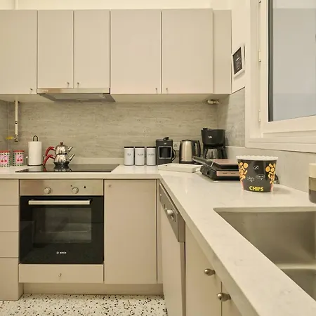 Historical Building At The Iconic Tram Street, 3br Daire