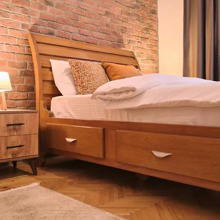 Historical Building At The Iconic Tram Street, 3br Daire İstanbul
