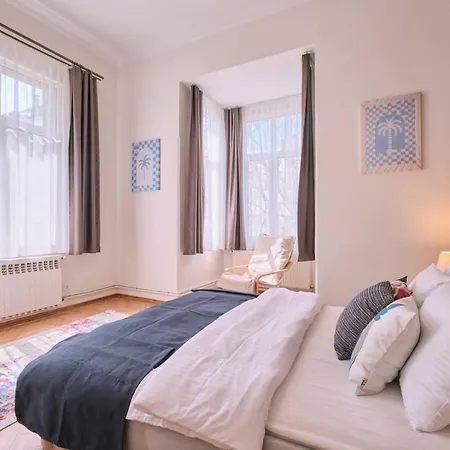 Historical Building At The Iconic Tram Street, 3br Daire *