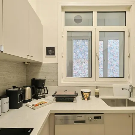Historical Building At The Iconic Tram Street, 3br