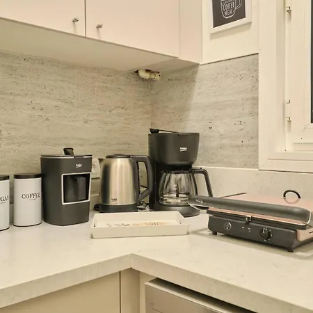Historical Building At The Iconic Tram Street, 3br Daire İstanbul